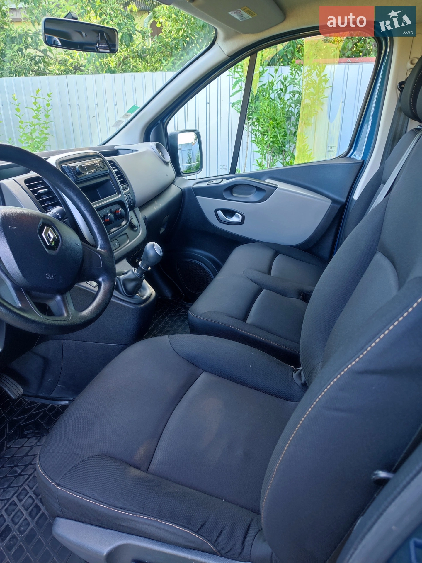 Renault Trafic 2015 VIN VF1JL000454444797 фото оголошення 2 з 18