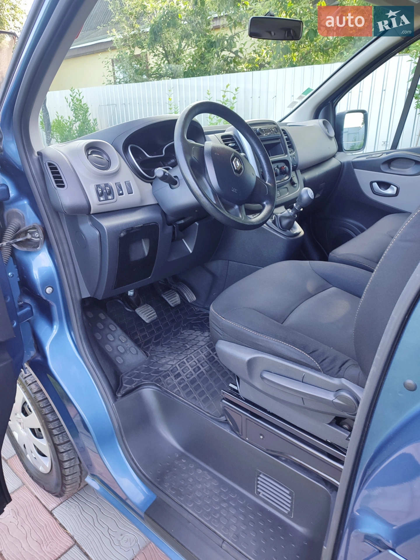 Renault Trafic 2015 VIN VF1JL000454444797 фото оголошення 3 з 18