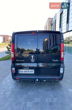 Минивэн Renault Trafic 2014 в 