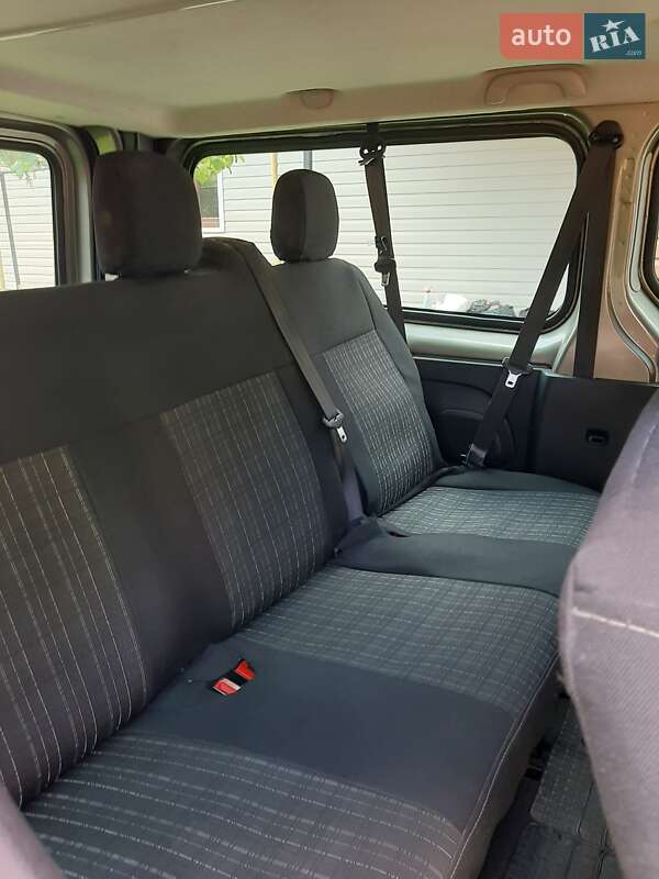 Мінівен Renault Trafic 2016 в Чернівцях