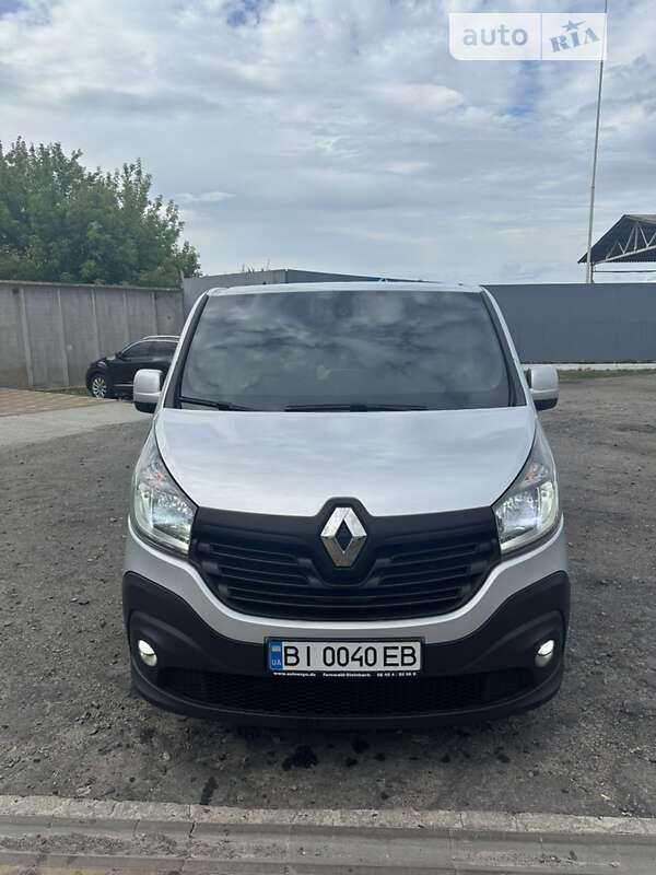 Мінівен Renault Trafic 2017 в Миргороді