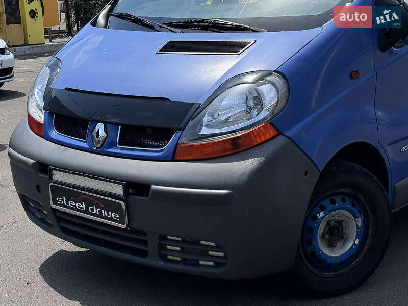 Минивэн Renault Trafic 2001 в Николаеве