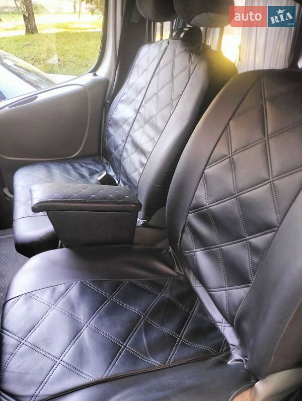 Мінівен Renault Trafic 2005 в Києві