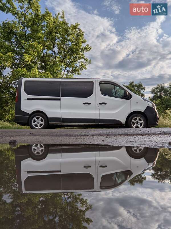 Минивэн Renault Trafic 2015 в Киеве