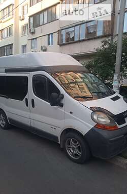 Мінівен Renault Trafic 2004 в Ужгороді