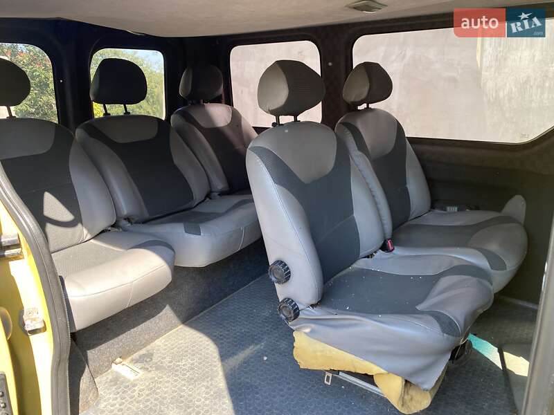 Мінівен Renault Trafic 2003 в Луцьку