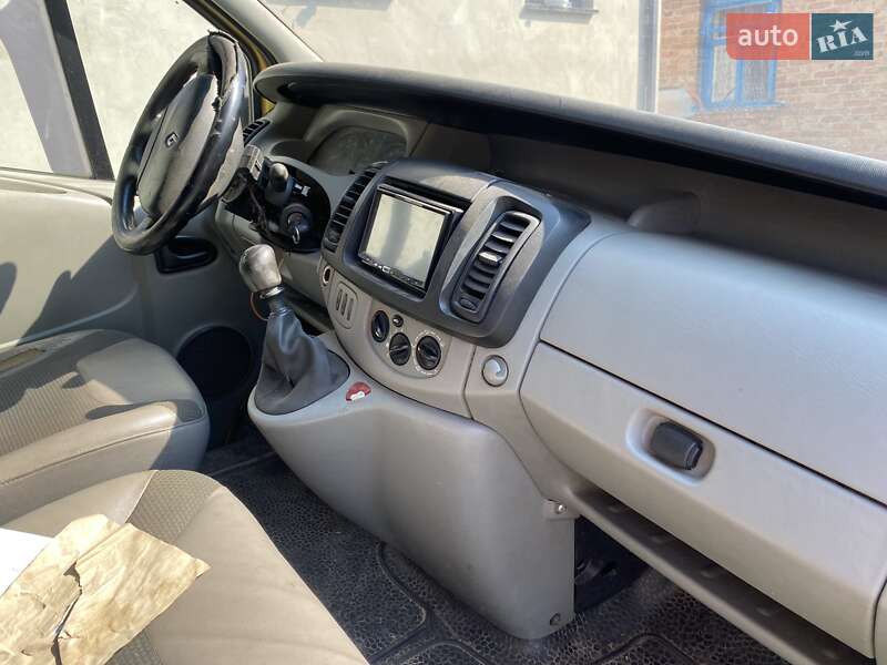Мінівен Renault Trafic 2003 в Луцьку
