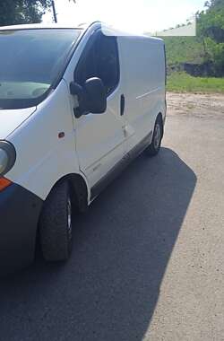 Вантажопасажирський фургон Renault Trafic 2003 в Ромнах