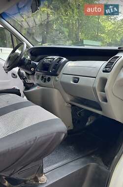 Грузовой фургон Renault Trafic 2006 в 