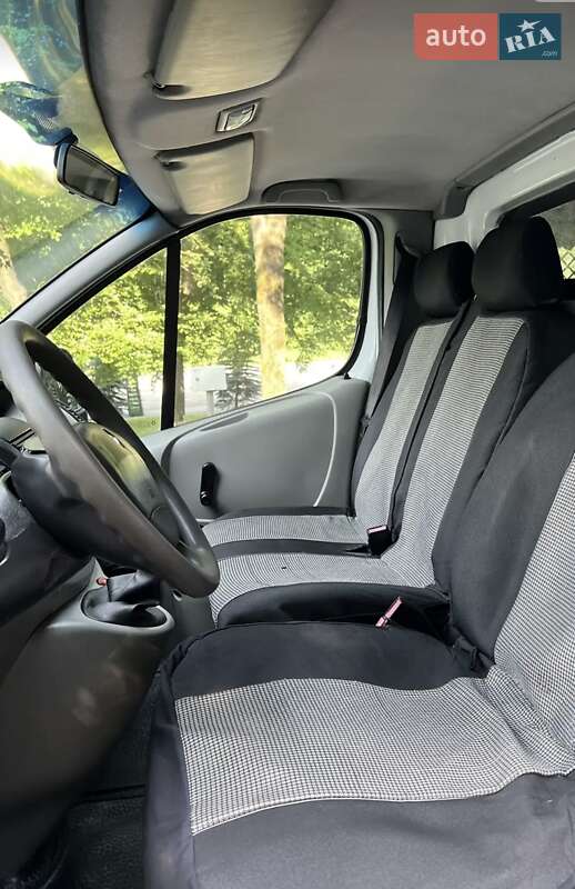 Грузовой фургон Renault Trafic 2006 в Тернополе фото 13 Грузовой фургон Renault Trafic 2006 в Тернополе
