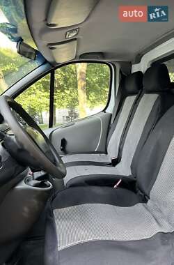 Грузовой фургон Renault Trafic 2006 в 