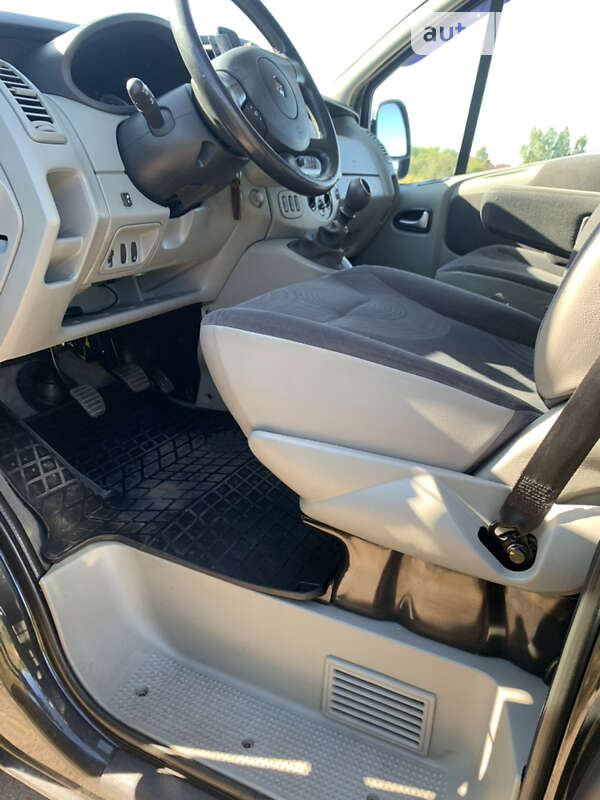Минивэн Renault Trafic 2011 в Олевске