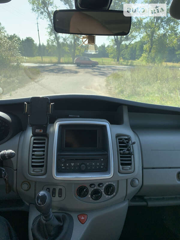 Минивэн Renault Trafic 2011 в Олевске