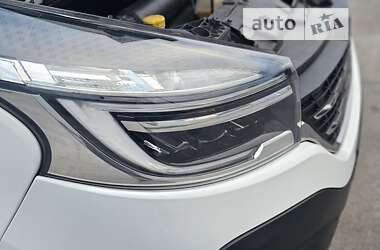 Минивэн Renault Trafic 2020 в 