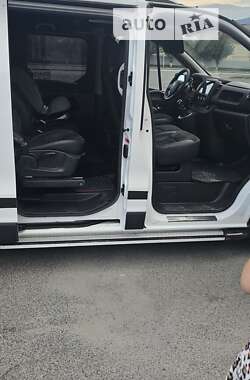 Минивэн Renault Trafic 2020 в 
