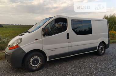 Вантажопасажирський фургон Renault Trafic 2005 в Старокостянтинові