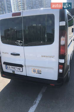 Минивэн Renault Trafic 2015 в 