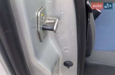 Минивэн Renault Trafic 2012 в 