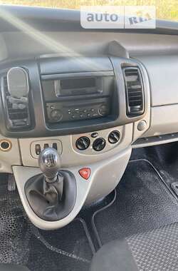 Грузовой фургон Renault Trafic 2005 в Львове