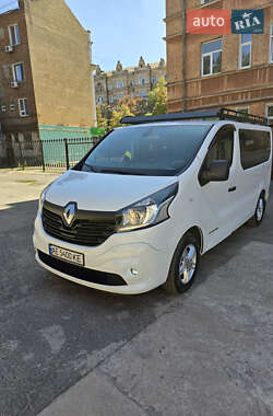 Минивэн Renault Trafic 2015 в 
