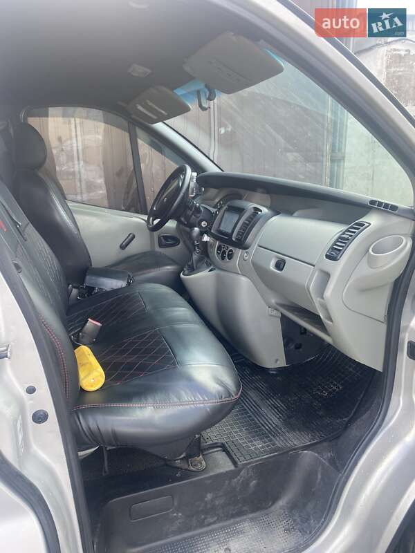 Минивэн Renault Trafic 2005 в Кривом Роге фото 6 Минивэн Renault Trafic 2005 в Кривом Роге