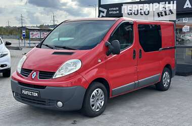 Вантажний фургон Renault Trafic 2012 в Чернівцях