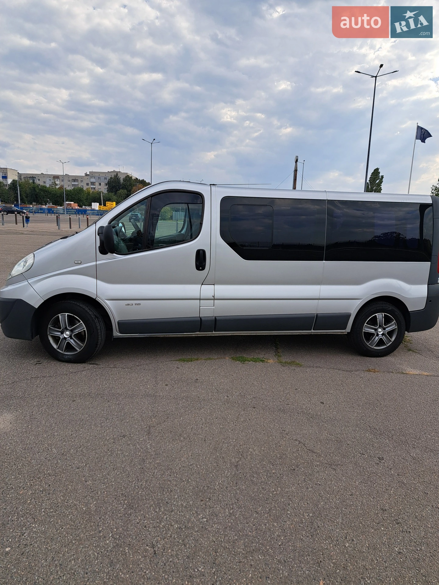 2011 Renault Trafic - мініатюра 2