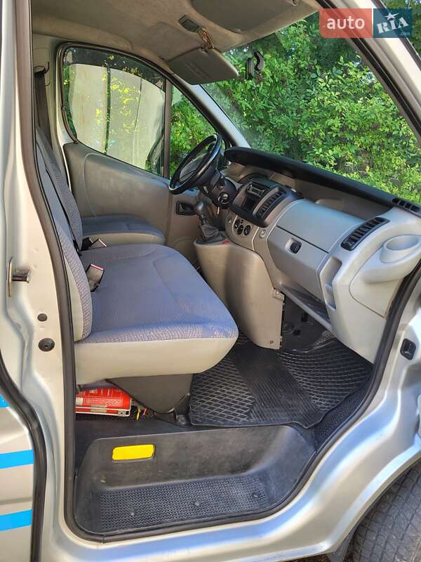 Минивэн Renault Trafic 2004 в Дрогобыче фото 11 Минивэн Renault Trafic 2004 в Дрогобыче