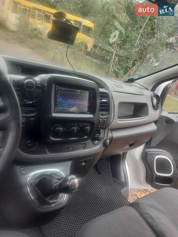 Минивэн Renault Trafic 2015 в Черновцах