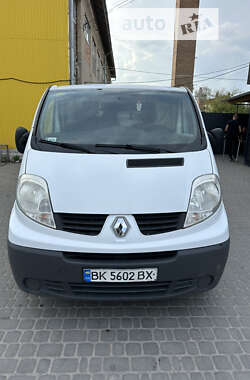 Грузопассажирский фургон Renault Trafic 2013 в Ровно