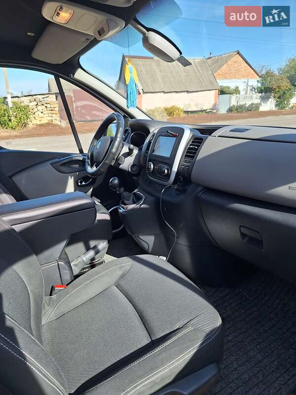 Мінівен Renault Trafic 2016 в Зачепилівці