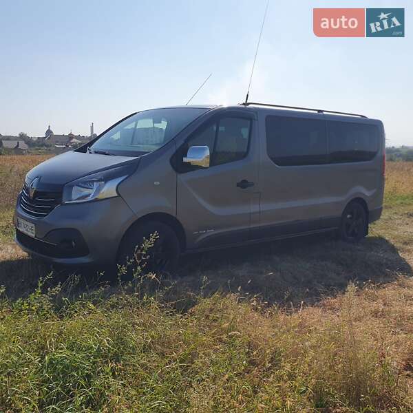 Минивэн Renault Trafic 2017 в Ровно