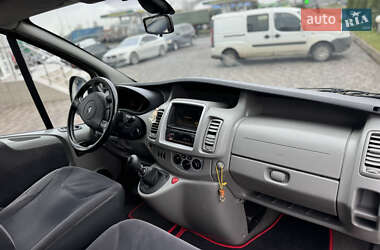 Минивэн Renault Trafic 2011 в Сарнах