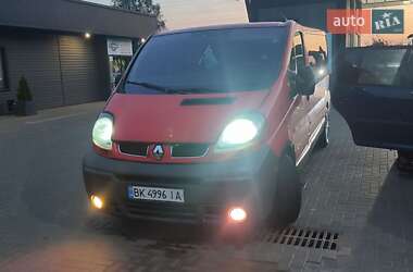 Минивэн Renault Trafic 2004 в Сарнах