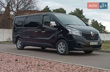 Минивэн Renault Trafic 2015 в Сарнах