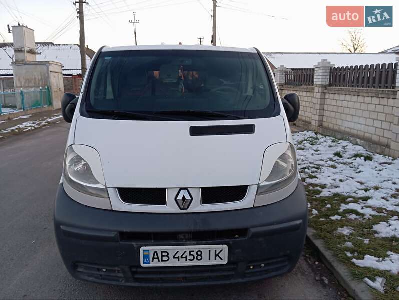 Мінівен Renault Trafic 2004 в Шаргороді