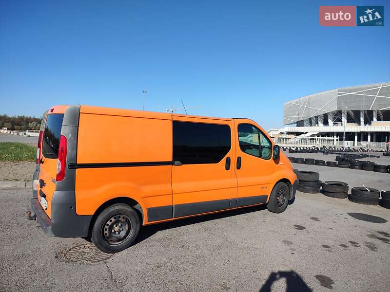 Грузовой фургон Renault Trafic 2013 в Львове
