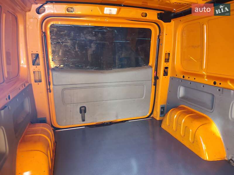 Грузовой фургон Renault Trafic 2013 в Львове