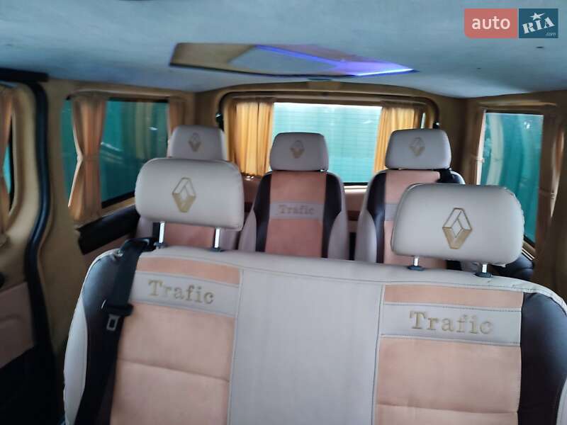 Мінівен Renault Trafic 2006 в Кореці фото 6 Мінівен Renault Trafic 2006 в Кореці