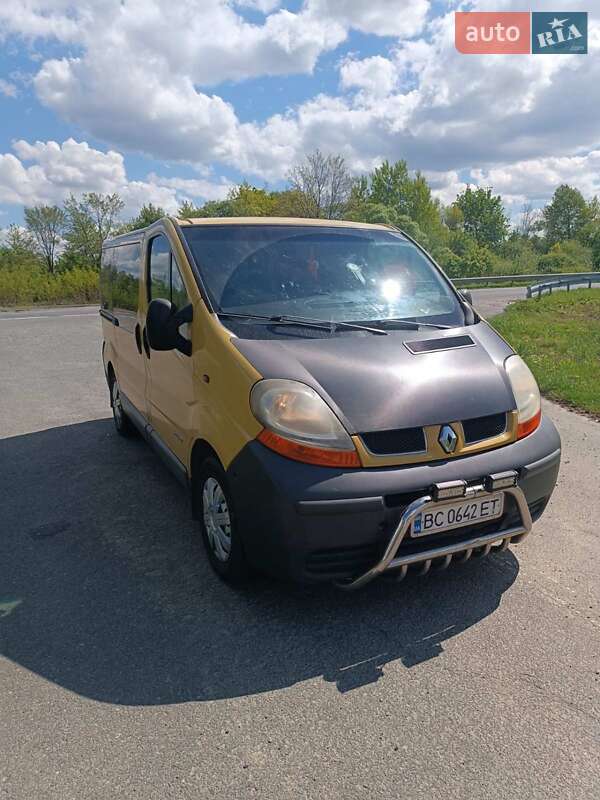 Мінівен Renault Trafic 2001 в Стрию