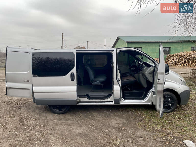 Мінівен Renault Trafic 2012 в Здолбуніві