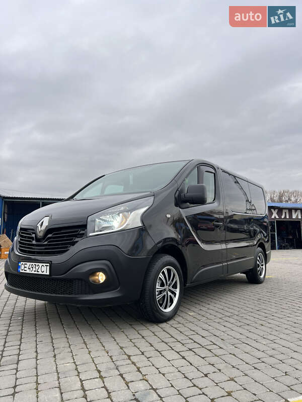 Мінівен Renault Trafic 2015 в Чернівцях