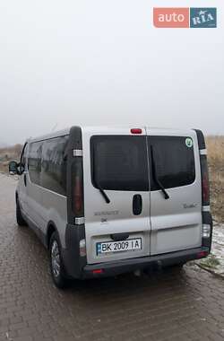 Мінівен Renault Trafic 2006 в Рівному