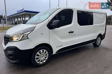 Вантажопасажирський фургон Renault Trafic 2018 в Києві