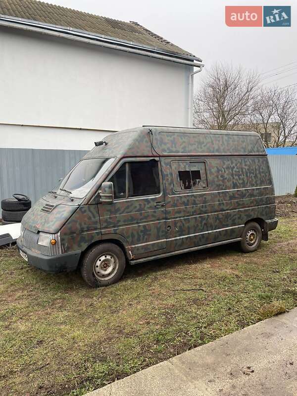 Грузопассажирский фургон Renault Trafic 1990 в Полтаве