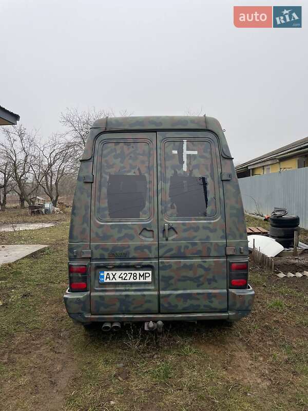 Грузопассажирский фургон Renault Trafic 1990 в Полтаве