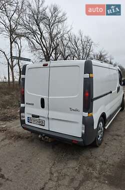 Вантажний фургон Renault Trafic 2006 в Лозовій