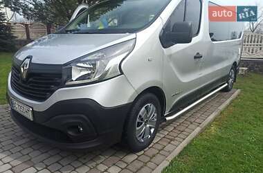 Минивэн Renault Trafic 2015 в 