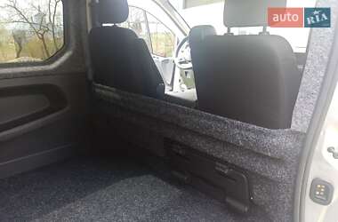 Минивэн Renault Trafic 2015 в 
