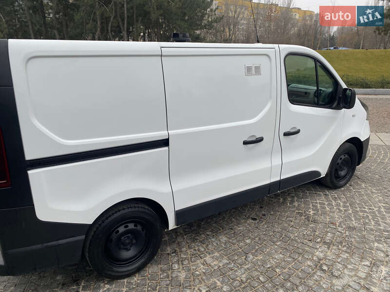 Вантажний фургон Renault Trafic 2018 в Дніпрі